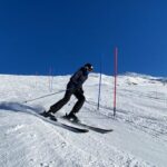 Estabilidad en curvas cerradas con esquís: mejora sin perder el control en la nieve - estabilidad en curvas cerradas