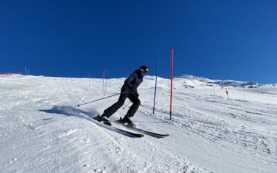 Estabilidad en curvas cerradas con esquís: mejora sin perder el control en la nieve