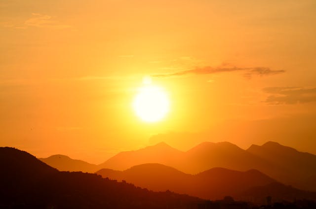 Baqueira al atardecer: las mejores zonas para disfrutar la puesta de sol en los Pirineos