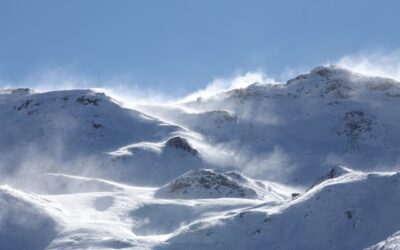 Esquía con viento sin que te desestabilice: Consejos imprescindibles para tu seguridad